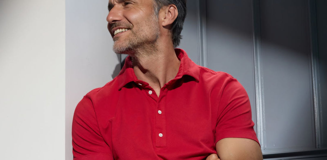 Polo sartoriale rossa da uomo Made in Italy, prodotta nella filiera corta veneta di UNLIMITED Venezia.