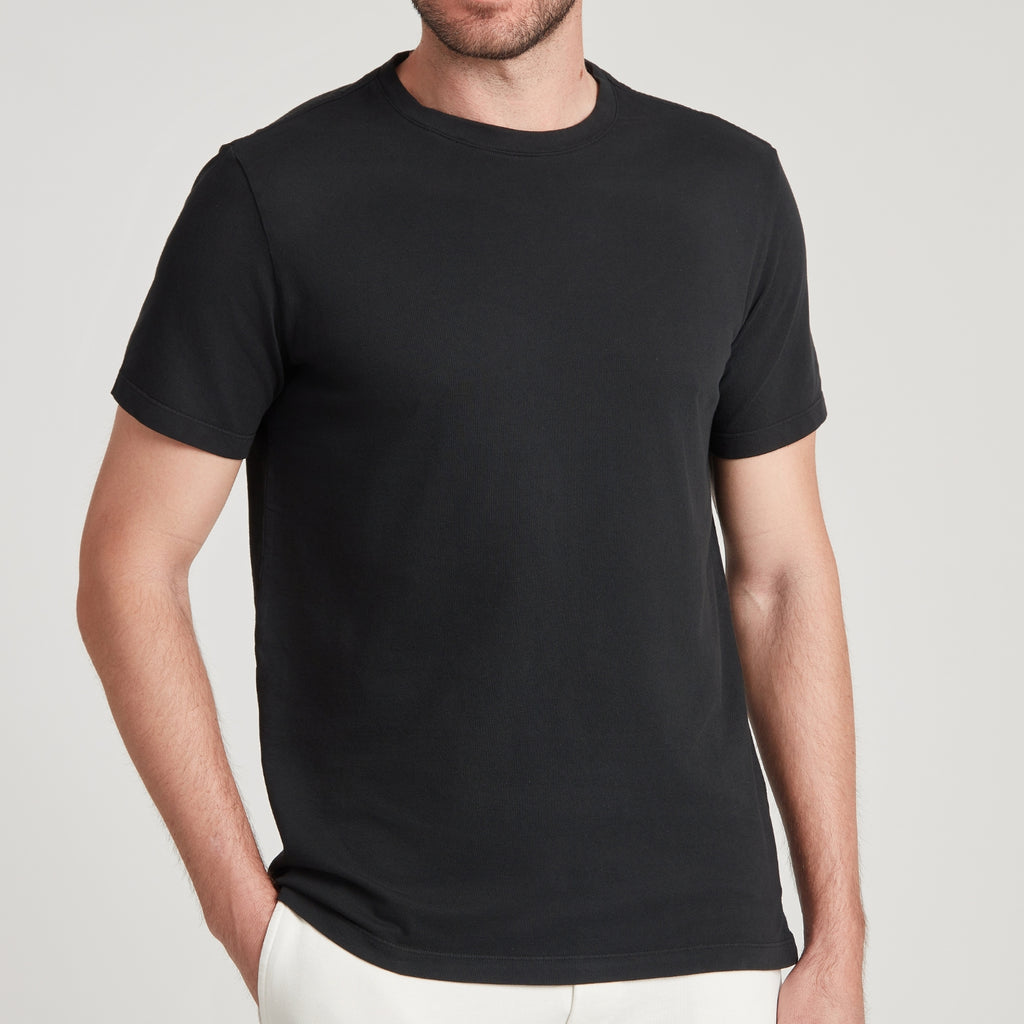 T-shirt uomo nera in micro piquet tinta in capo, design veneziano, manifattura italiana, comfort premium