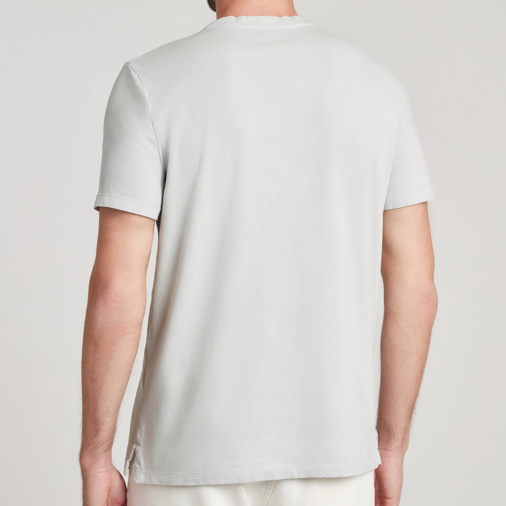 T-shirt uomo in micro piquet tinta in capo, design veneziano e comfort premium