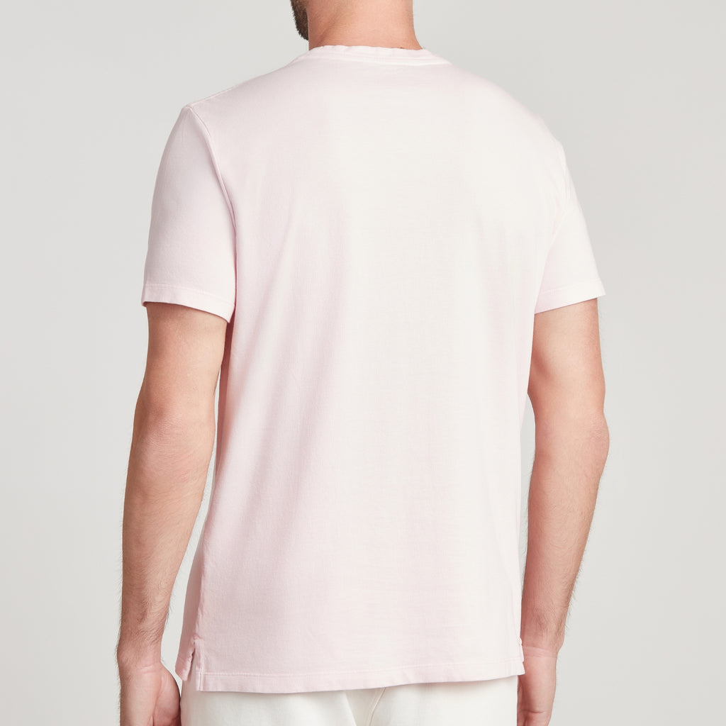 T-shirt uomo in micro piquet rosa, design veneziano e comfort premium, vista posteriore