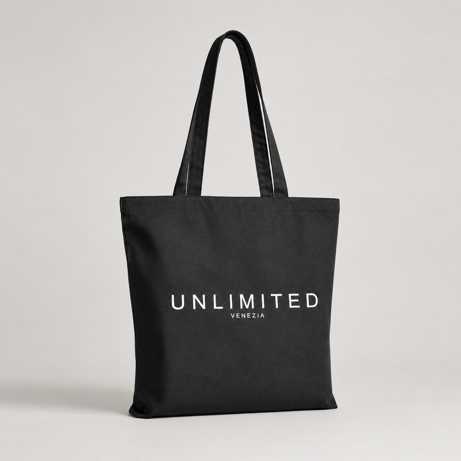 Borsa tote nera con logo Unlimited Venezia, design veneziano e manifattura italiana
